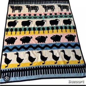 Vintage 1986 Vuteks Crown Crafts Reversible Farm Animal Blanket 58x80